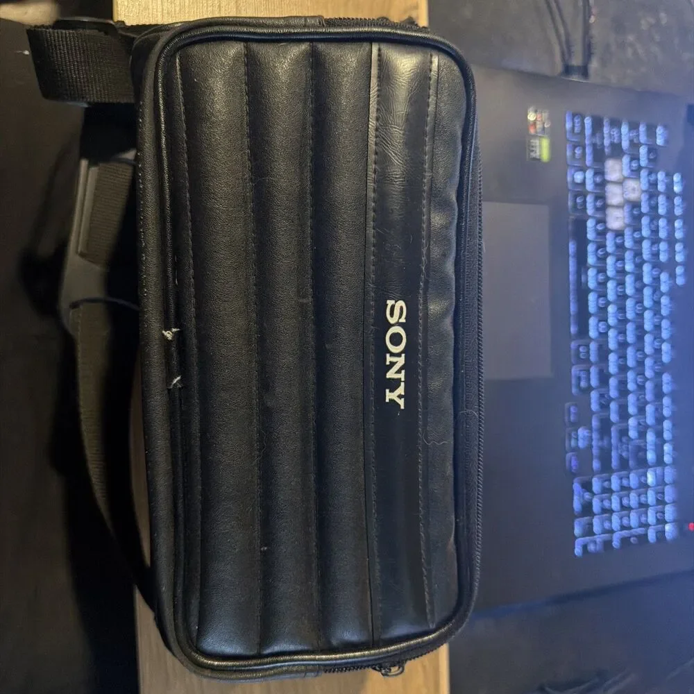 Sony Handycam Video8 Camcorder Lot - CCD-FX340 With Case